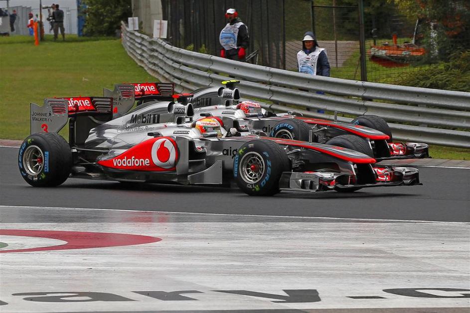 formula vn madžarske 2011 button hamilton mclaren 