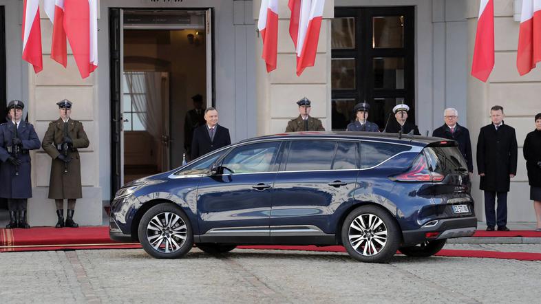 Emmanuel Macron espace