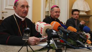 Zdaj že nekdanji nadškof Franc Kramberger in njegov naslednik Marjan Turnšek. (F