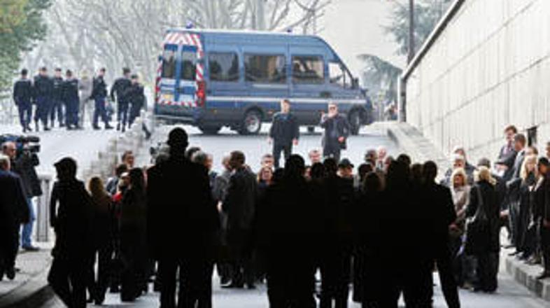 Porota si je ogledala prizorišče nesreče.