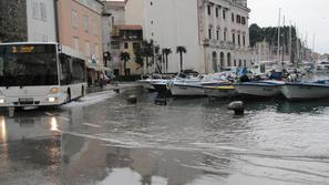 Povišano plimovanje v Piranu.
