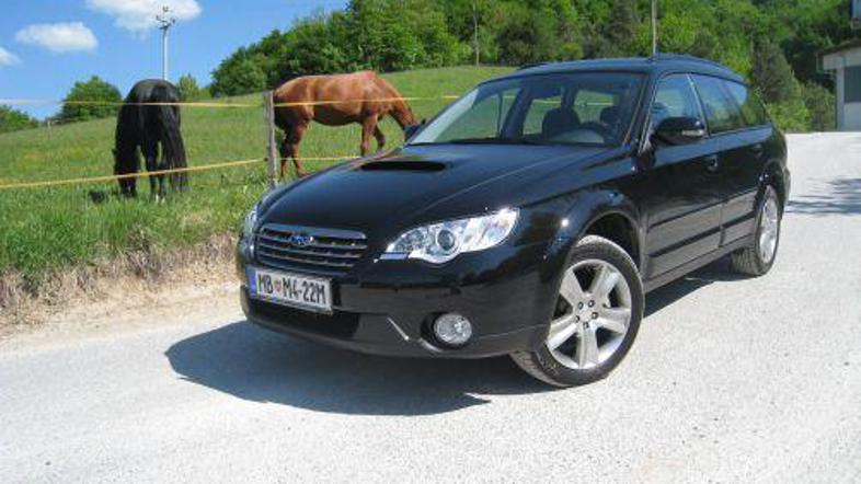 Največji navor 350 Nm dizelaš doseže že pri 1500 vrtljajih na minuto.