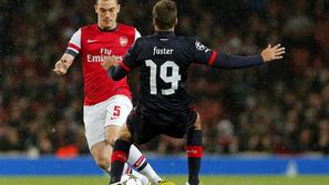 Vermaelen Fuster Arsenal Olympiacos Olympiakos Liga prvakov