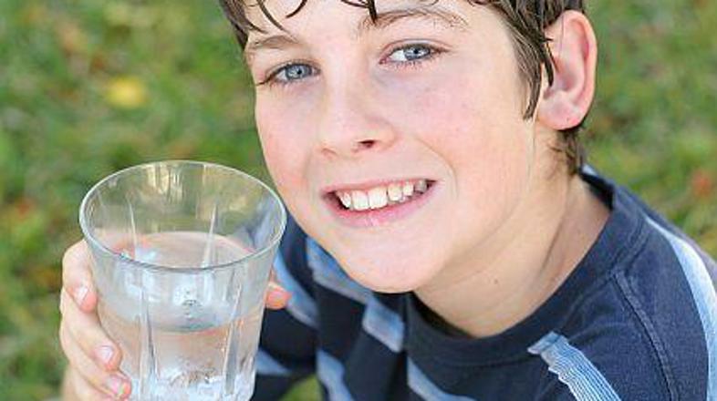 Vode iz pipe za uživanje ni več potrebno prekuhavati.