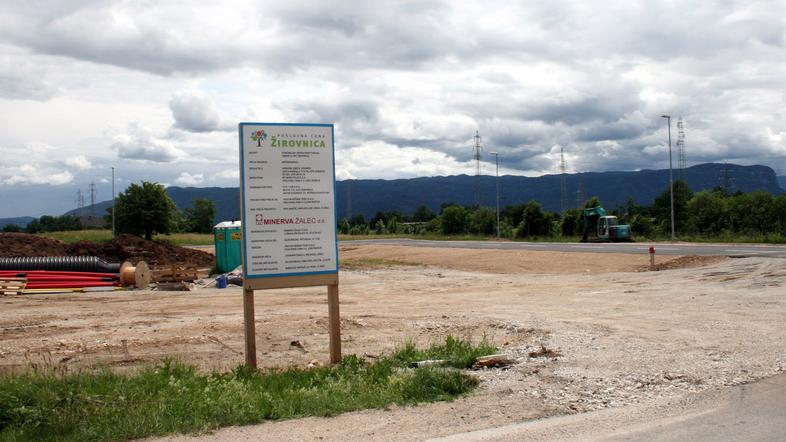 Nova poslovna cona je sestavljena iz 22 zemljišč, velikih od 1.600 do šest tisoč