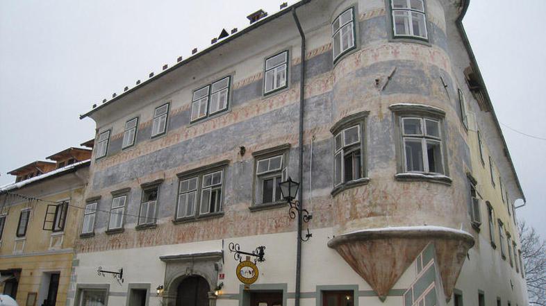 V starodavnem renesančnem dvorcu je nekaj časa živel tudi Janez Prešeren, France