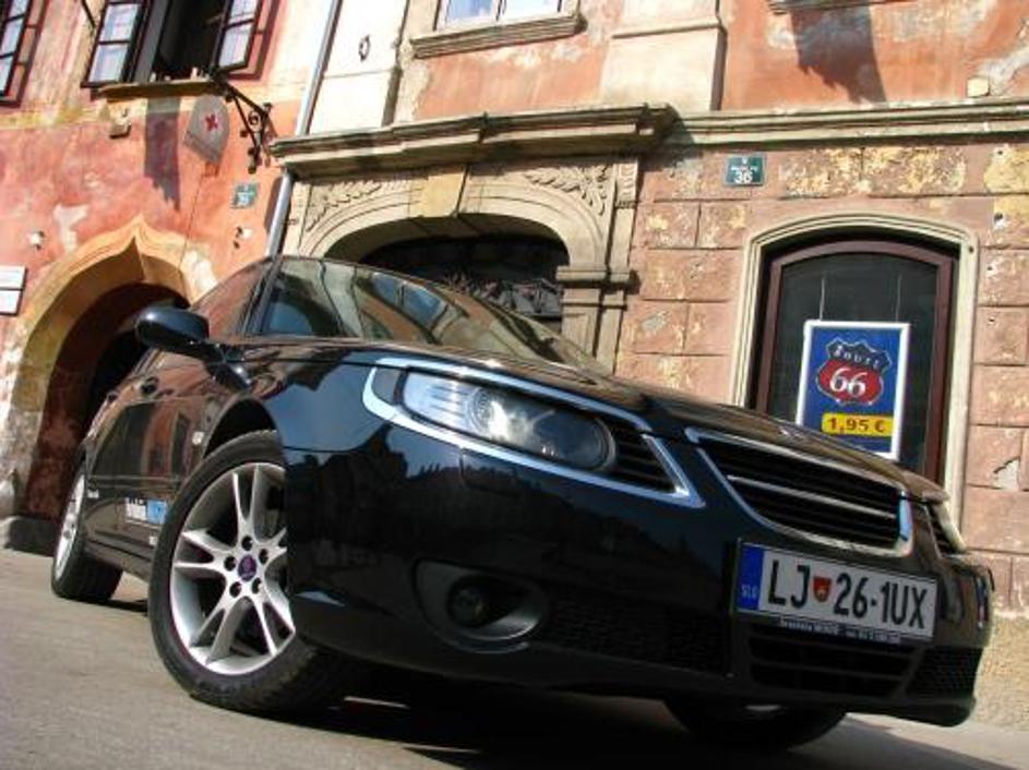 Tudi danes se za 9-5 še vedno obračajo glave. A bolj zaradi drugačnosti kot mode