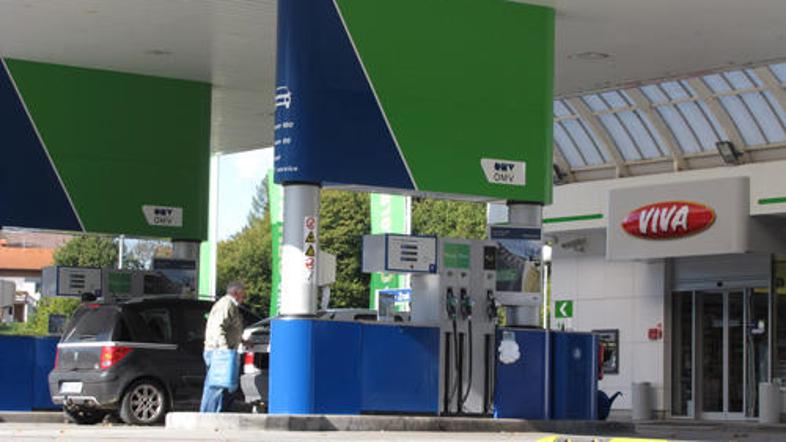 Vozniki, ki jih je doletela okvara, so povedali, da so gorivo natočili na bencin