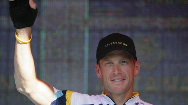 Lance Armstrong v prologu ni želel preveč tvegati.