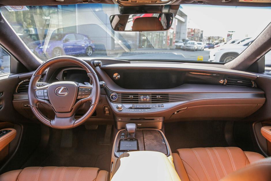 Lexus LS | Avtor: Saša Despot