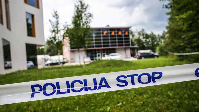 Novice: Ni mogel sprejeti, da ima drugega, zato jo je zabodel - Umor