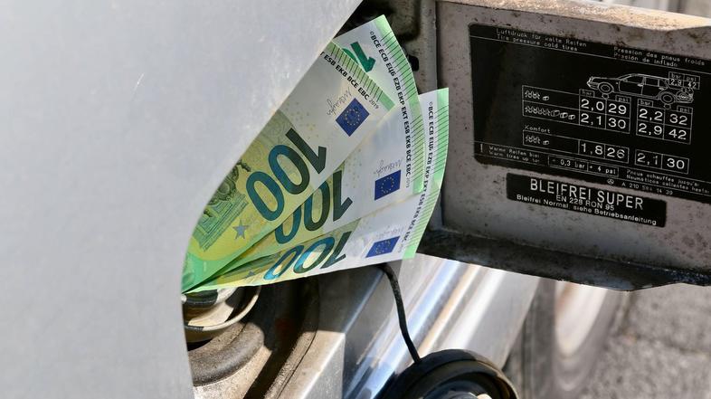 denar bankovci gorivo