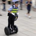 Segwaye s pridom uporabljajo tudi nekatere policijske in vojaške enote v tujini.