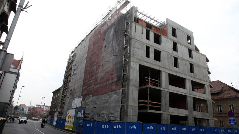 Ponudniki nepremičnin so optimistični in pravijo, da cene ne bodo več veliko pad