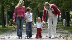 Družina je Slovencem na prvem mestu. (Foto: Željko Stevanie)