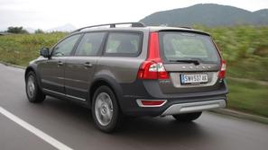 XC70 prepriča z razkošjem in udobno vožnjo, pa tudi uporabnostjo.