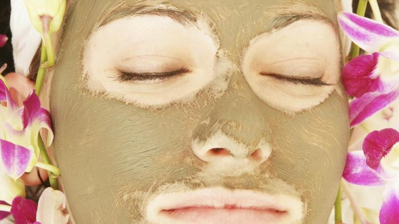 Kožo poživite z masko.