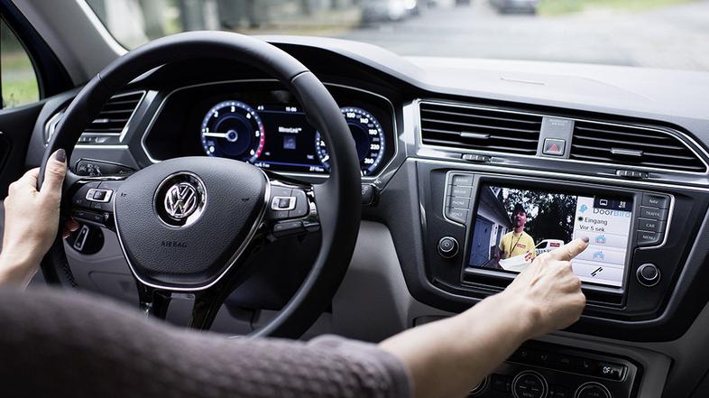 Volkswagen car-net door bird 