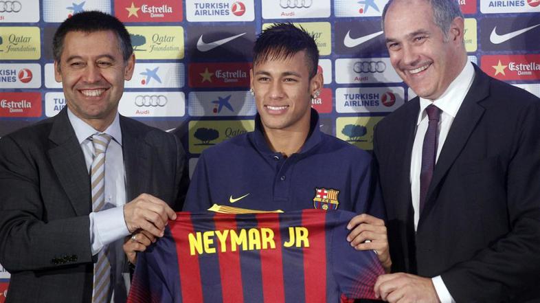 Bartomeu Zubizarreta Neymar Barcelona podpis pogodbe pogodba prihod predstavitev
