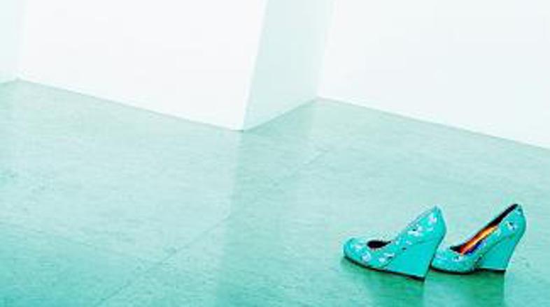 Malo barv, malo pohištva ter+ dovolj svetlobe in vse bo v redu.