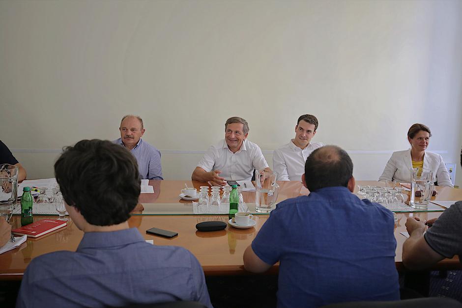 srečanje strank | Avtor: Saša Despot