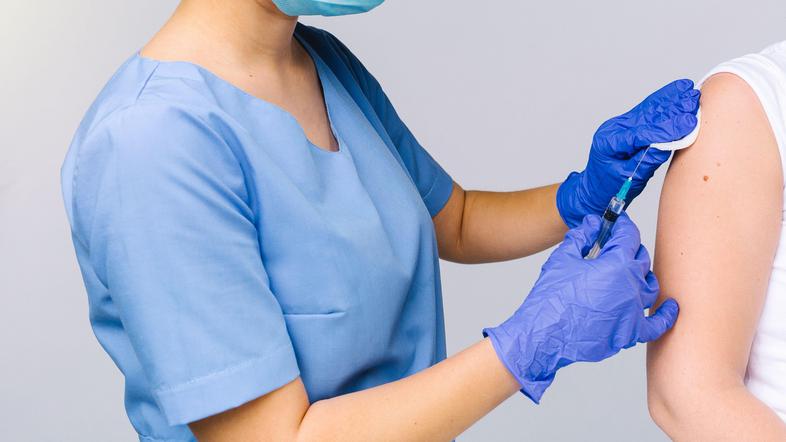 Covid-19, cepljenje, Pfizerjevo cepivo