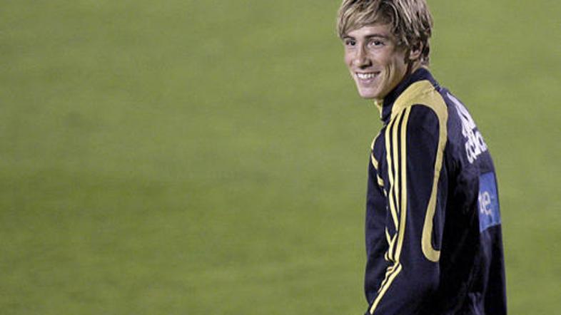 Fernando Torres je svoje nogometno znanje tokrat preizkušal proti nemškemu ovčar