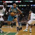 David West je skupaj s Chrisom Paulom povozil Toronto.