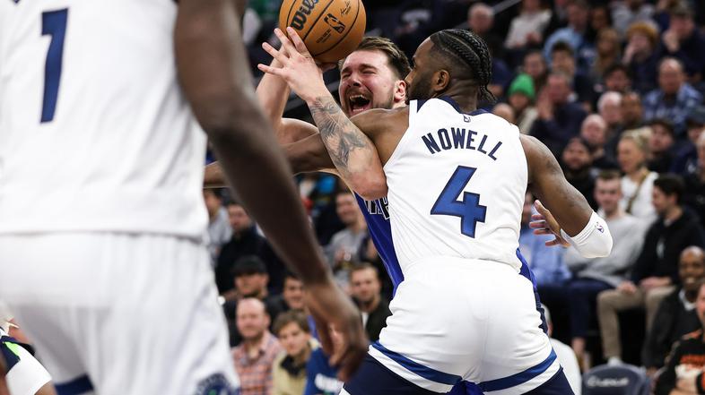 Luka Dončić in Jaylen Nowell