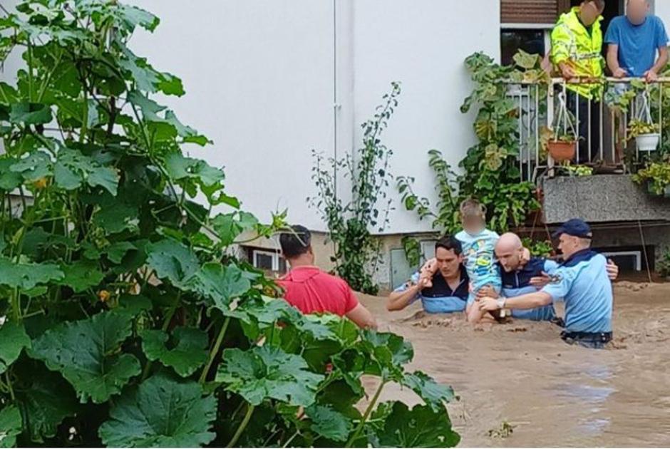 policija reševanje | Avtor: GPU