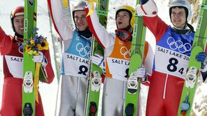 Damjan Fras (skrajno levo) se danes ne bi spustil po planiški velikanki. (Foto: