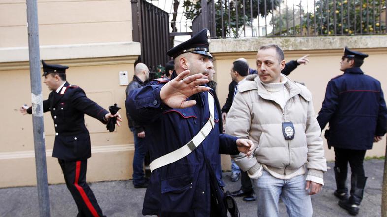 Sumljiv paket je v četrtek prejelo tudi slovensko veleposlaništvo v Rimu, a se j