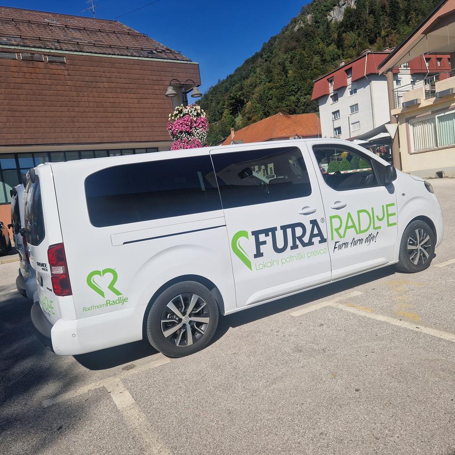 Fura Radlje s Toyotinimi električnimi kombiji | Avtor: Gregor Prebil