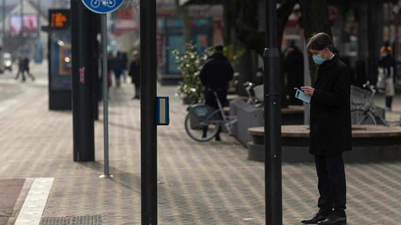 Slovenija Ljubljana koronavirus covid-19 ulica ljudje