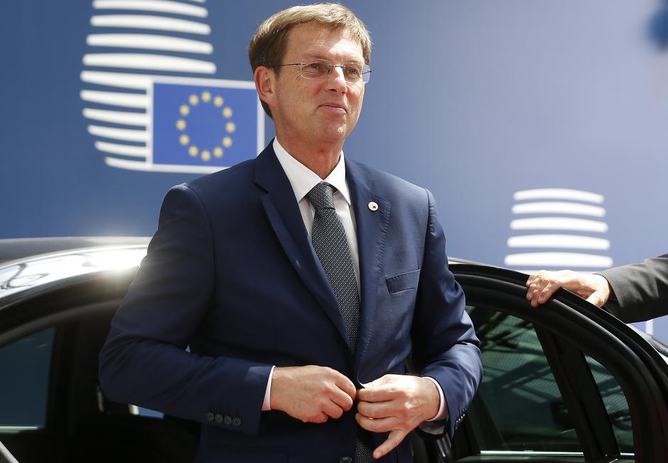 Miro Cerar | Avtor: EPA/JULIEN WARNAND / POOL
