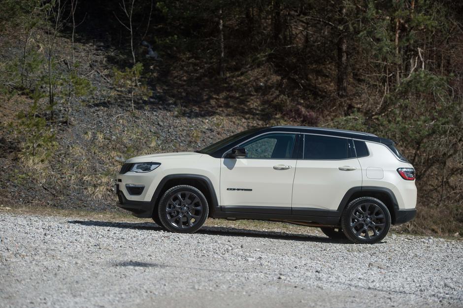 Jeep Compass 4xE S | Avtor: Anže Petkovšek