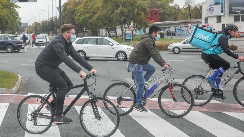 nošenje mask na prostem