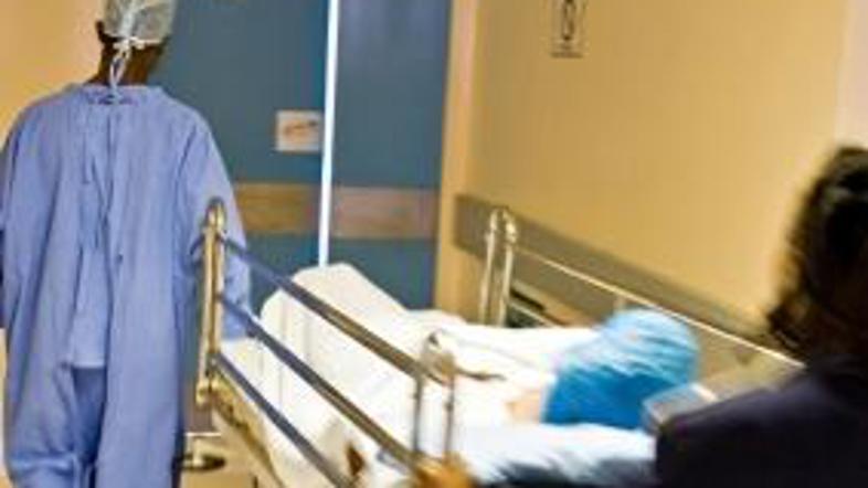 Zdravniška pomoč je bila za najmlajšo od treh sestric prepozna. Če sosedje ne bi