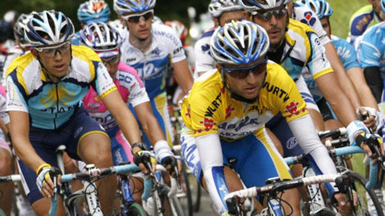 Tadej Valjavec (desno) bo na nedeljskem kronometru le stežka zadržal prednost.