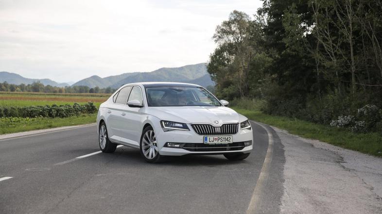 Škoda superb limuzina