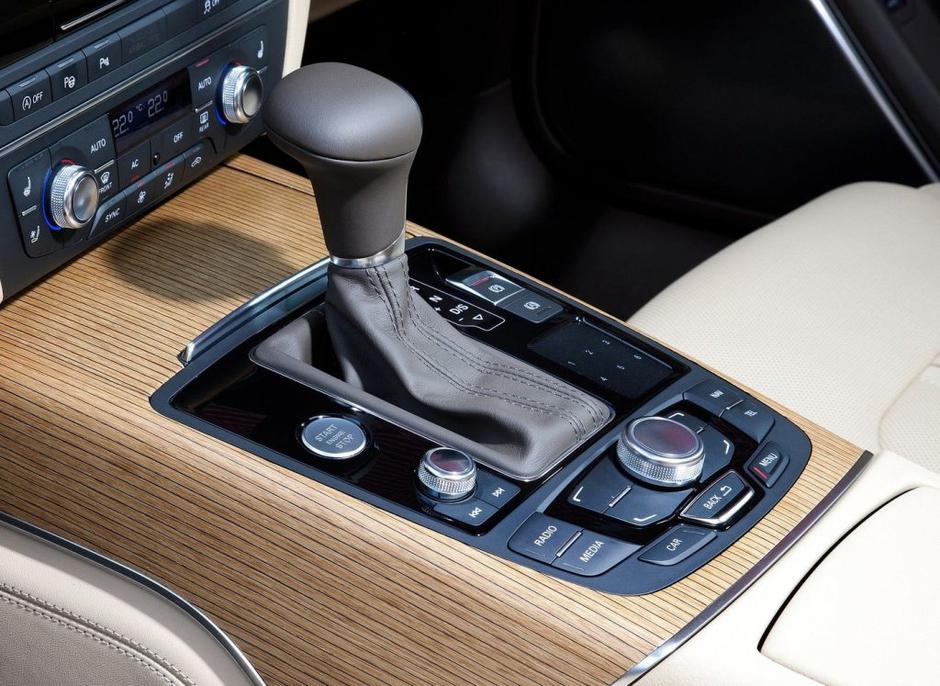 Menjalnik | Avtor: Audi