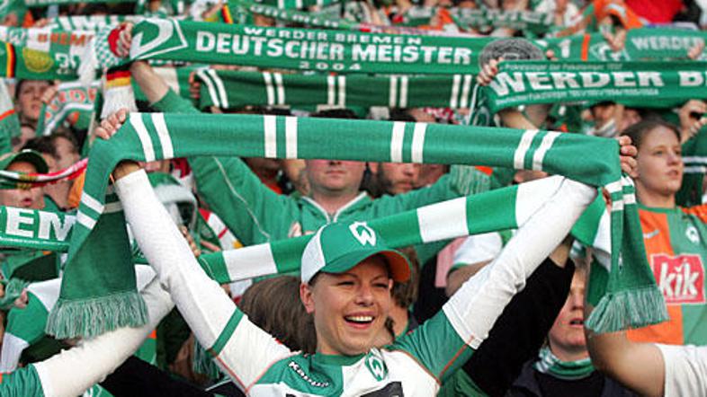 Športnega direktorja nogometnega kluba Werder skrbi za varnost njegovih navijače