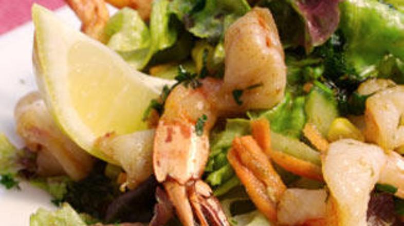 Ne potrebujete zapletenih prelivov. Uporabite le limono in olivno olje.