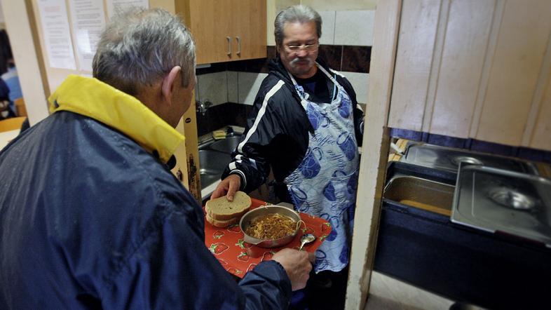 Vodja zavetišča Boris Kosec pravi, da v zavetišče ne prihajajo družine z otroki,