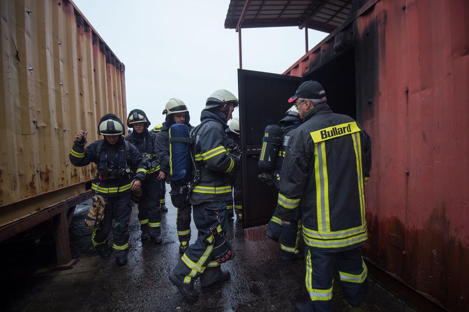 Toplotna kamera za pomoč pri iskanju izvora požara.
