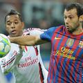 sport 28.03.12. Robinho (L) of Milan and Javier Mascherano of Barcelona in actio