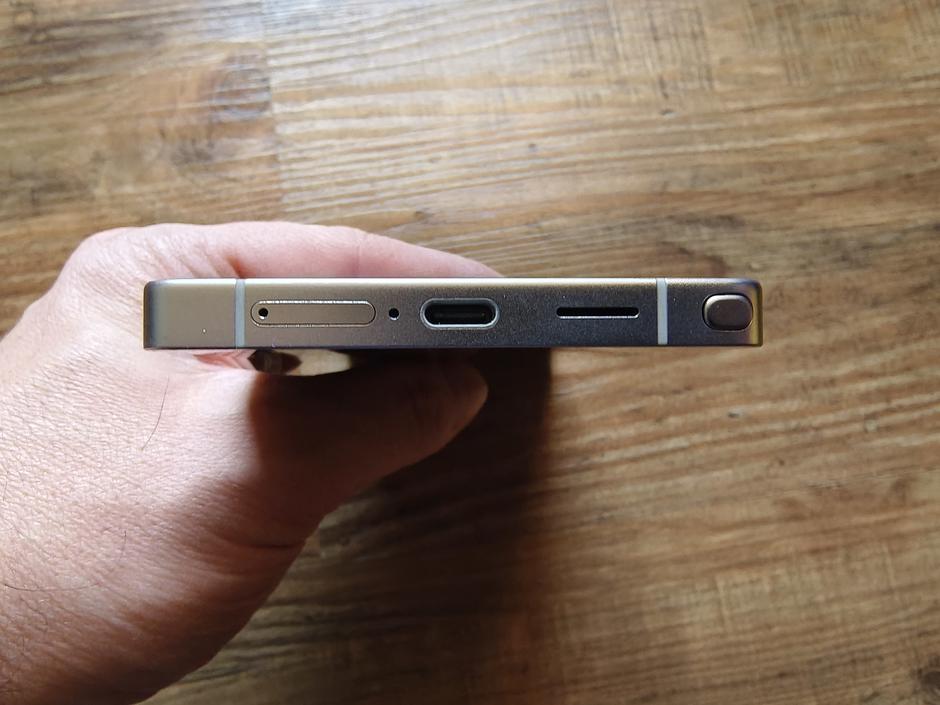 samsung galaxy s25 ultra | Avtor: D. J.