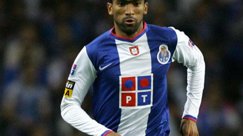 Jose Bosingwa je prestopil v Chelsea.