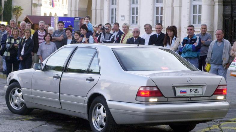 Predsednik države protokolarno vozilo