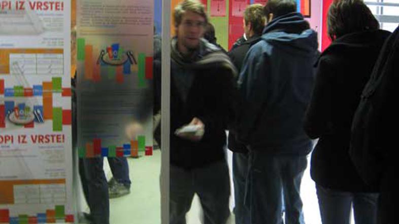 Cena študentskega kosila je lahko največ sedem evrov, k temu ministrstvo prispev